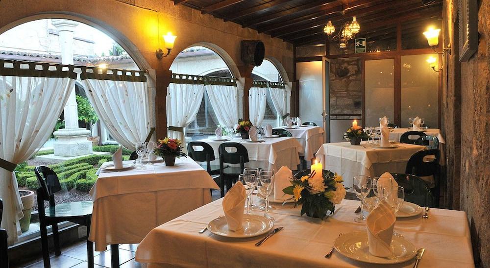 Hotel Gastronomico Casa Rosalia Brion Restaurant bilde
